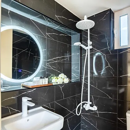 Daire Villy's Comfort Zone *